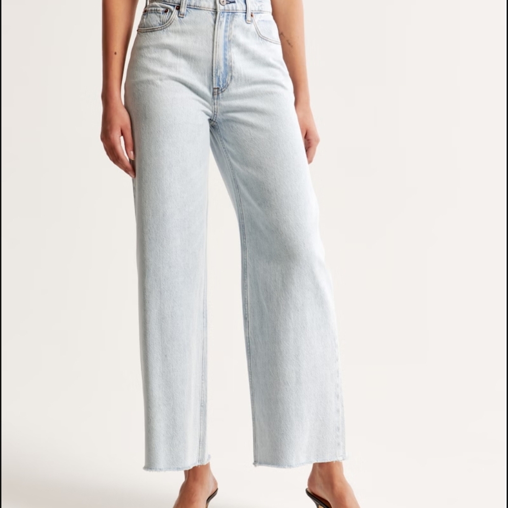 Women's Light Blue Jeans